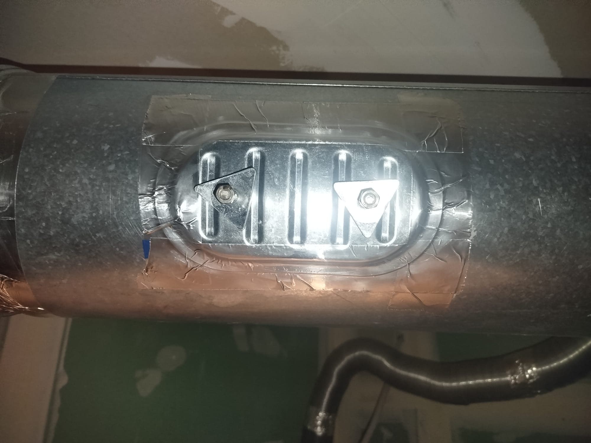 Acceso al interior de un conducto de extracción profesional